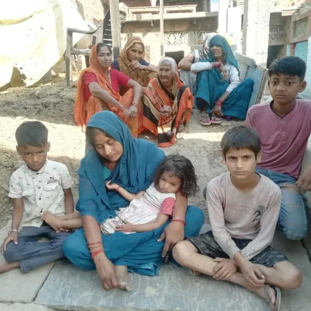 जालौन में दोहरा हत्याकांड, 11 बच्चे हुए अनाथ:जमीनी विवाद में पूरा परिवार तबाह