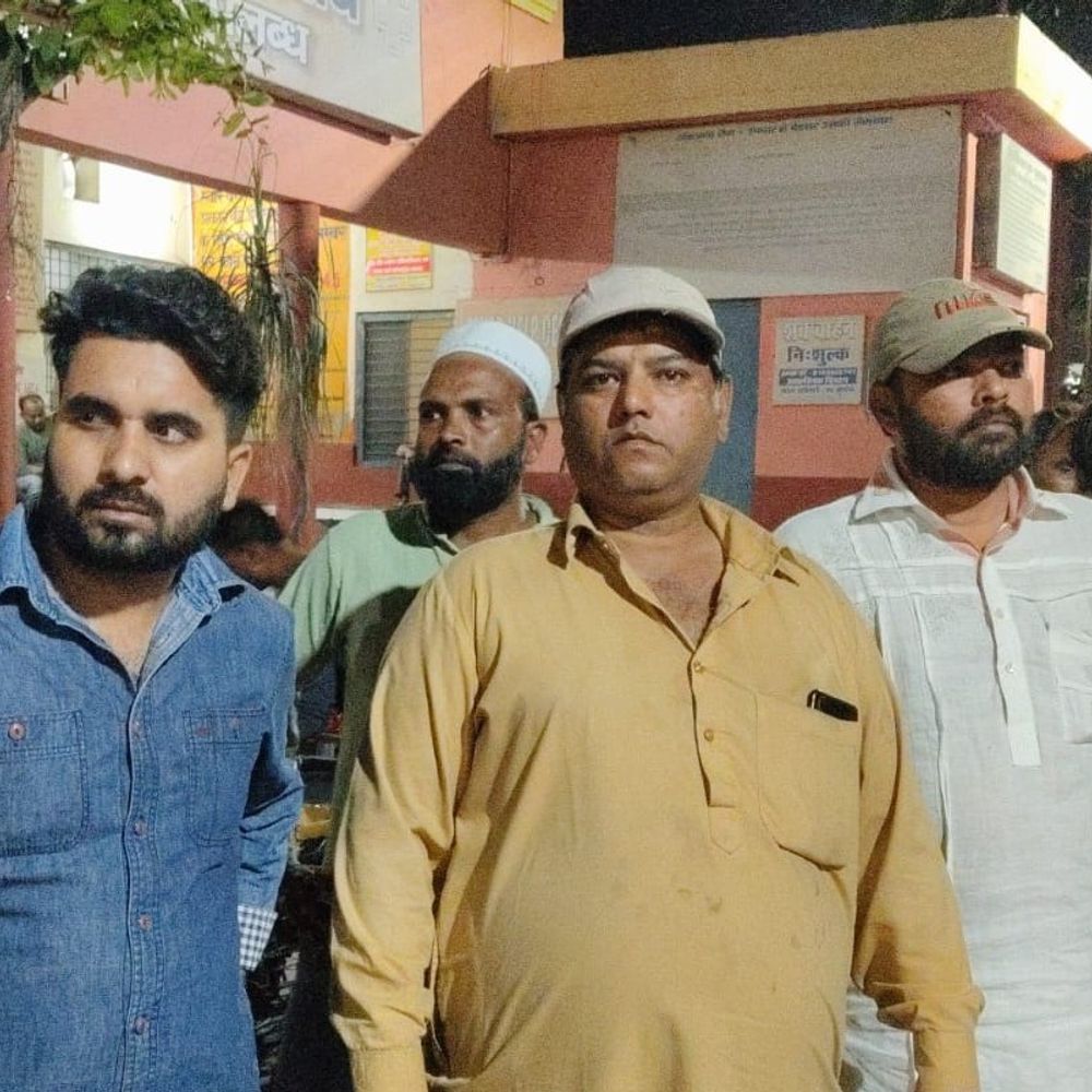 मुजफ्फरनगर में टैंकर-ट्रैक्टर टक्कर, चालक की मौत:तेज टक्कर से दो टुकड़े हुआ ट्रैक्टर, टैंकर चालक को हिरासत में लेकर पूछताछ जारी