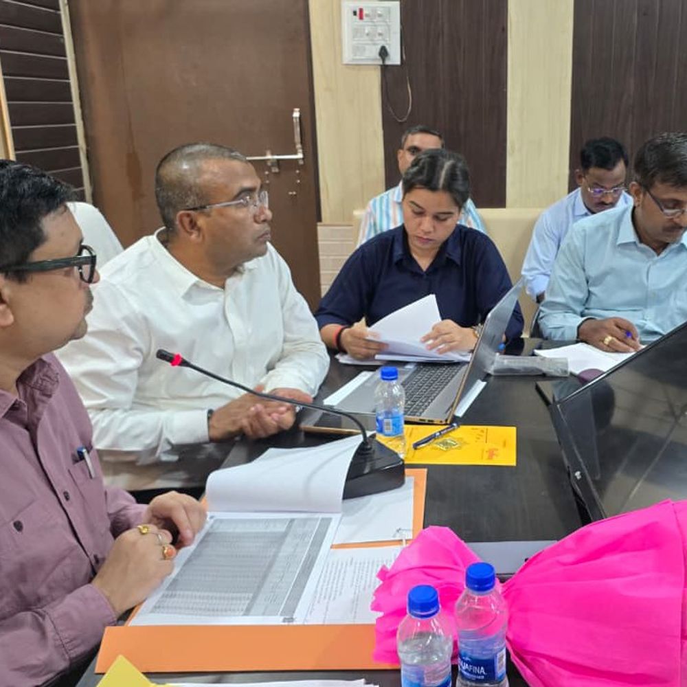 जौनपुर में बेसिक शिक्षा विभाग की समीक्षा:नामांकन और गुणवत्ता सुधार पर विशेष जोर