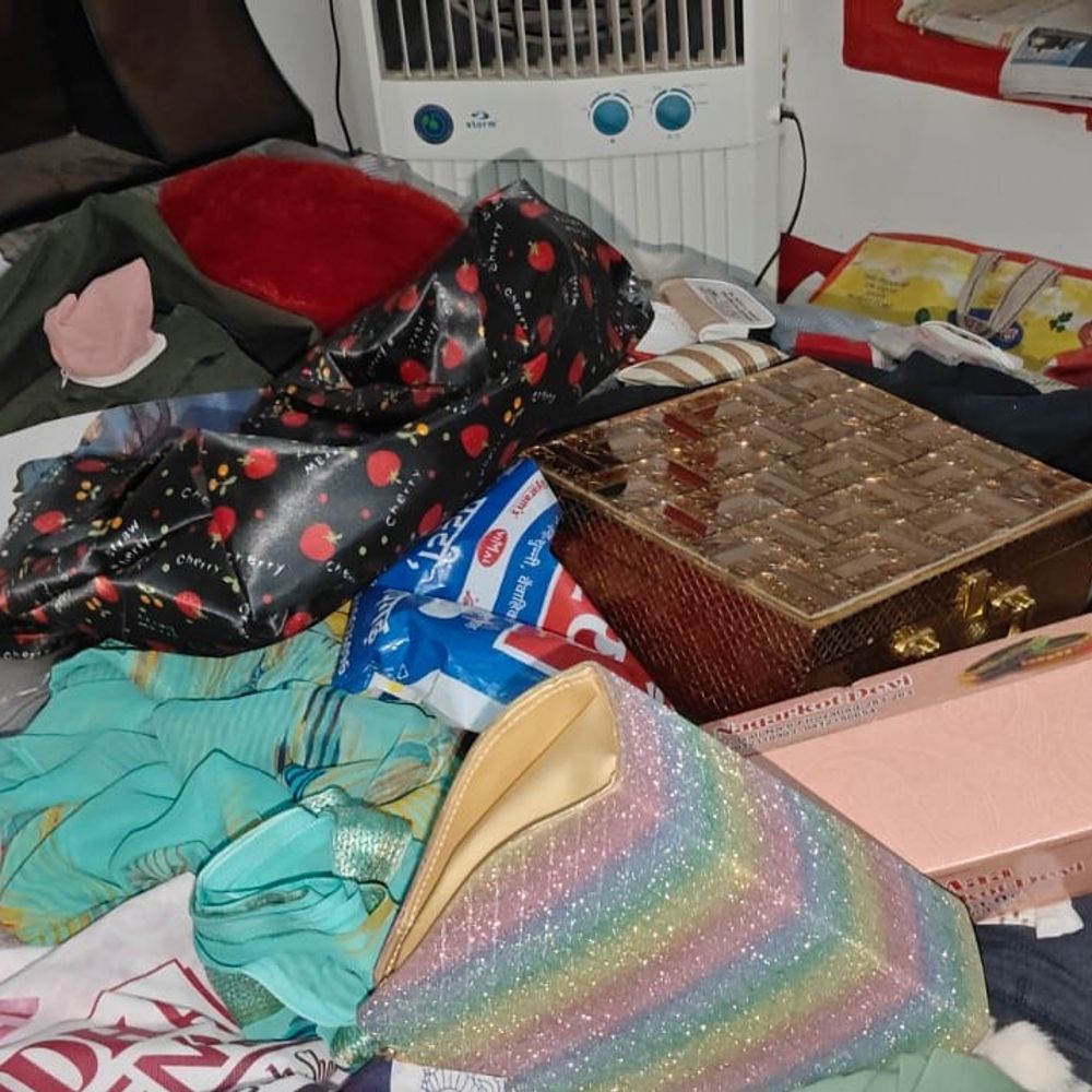 सुल्तानपुर में चोरों ने 4 घरों को निशाना बनाया:1.63 लाख रुपए की नकदी, 15 लाख से ज्यादा के जेवरात चोरी किए