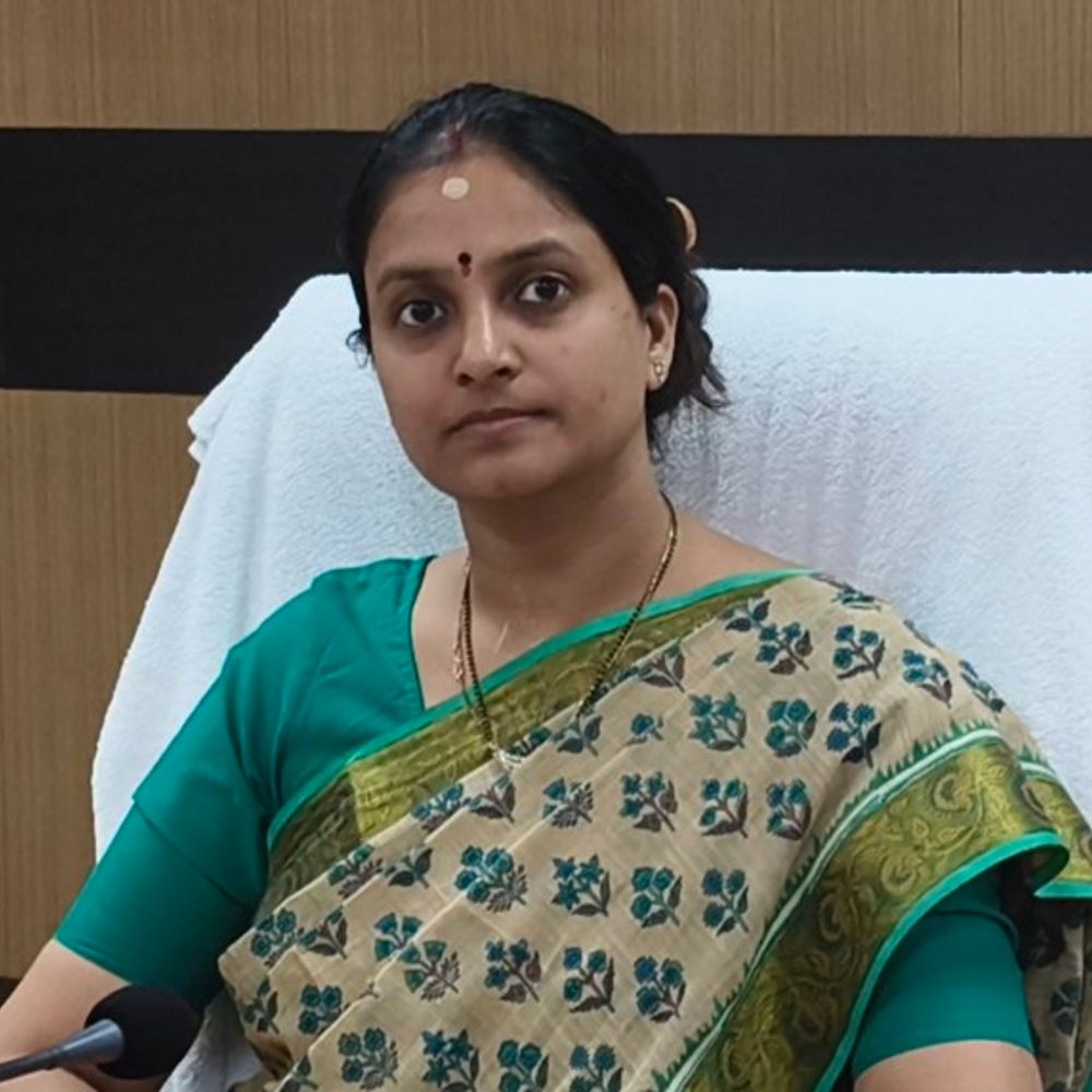 आईएएस निधि गुप्ता वत्स ने फतेहुपर डीएम का लिया चार्ज:3 साल बाद मिली जिले को महिला जिलाधिकारी, सरकारी योजनाओं पर फोकस