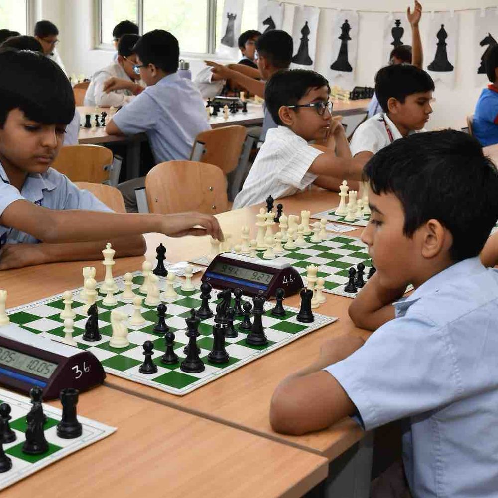 डीपीएसजी कप शतरंज: काविश सक्सेना बने विजेता:दूसरे दिन 200 से अधिक खिलाड़ियों ने लिया भाग, कई वर्गों में हुए मुकाबले