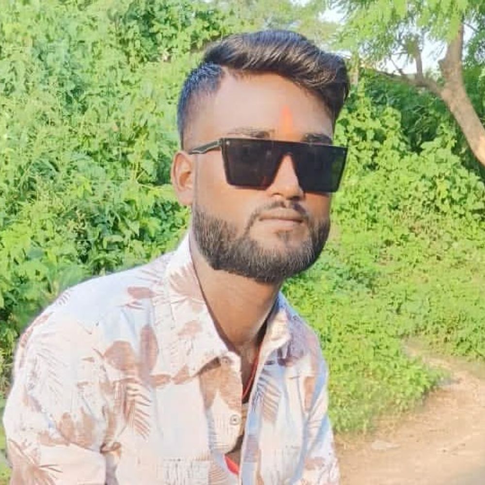 शादी से 6 दिन पहले युवक की मौत:बस्ती में पेड़ से लटका मिला शव, परिजनों ने जताई हत्या की आशंका