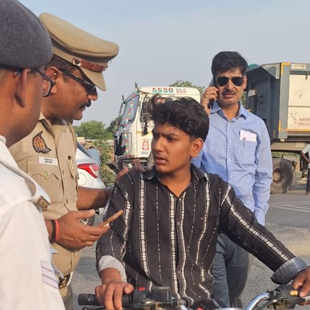 जौनपुर में मॉडिफाइड साइलेंसर पर कार्रवाई:ध्वनि प्रदूषण फैलाने वाले 5 वाहनों का चालान कटा