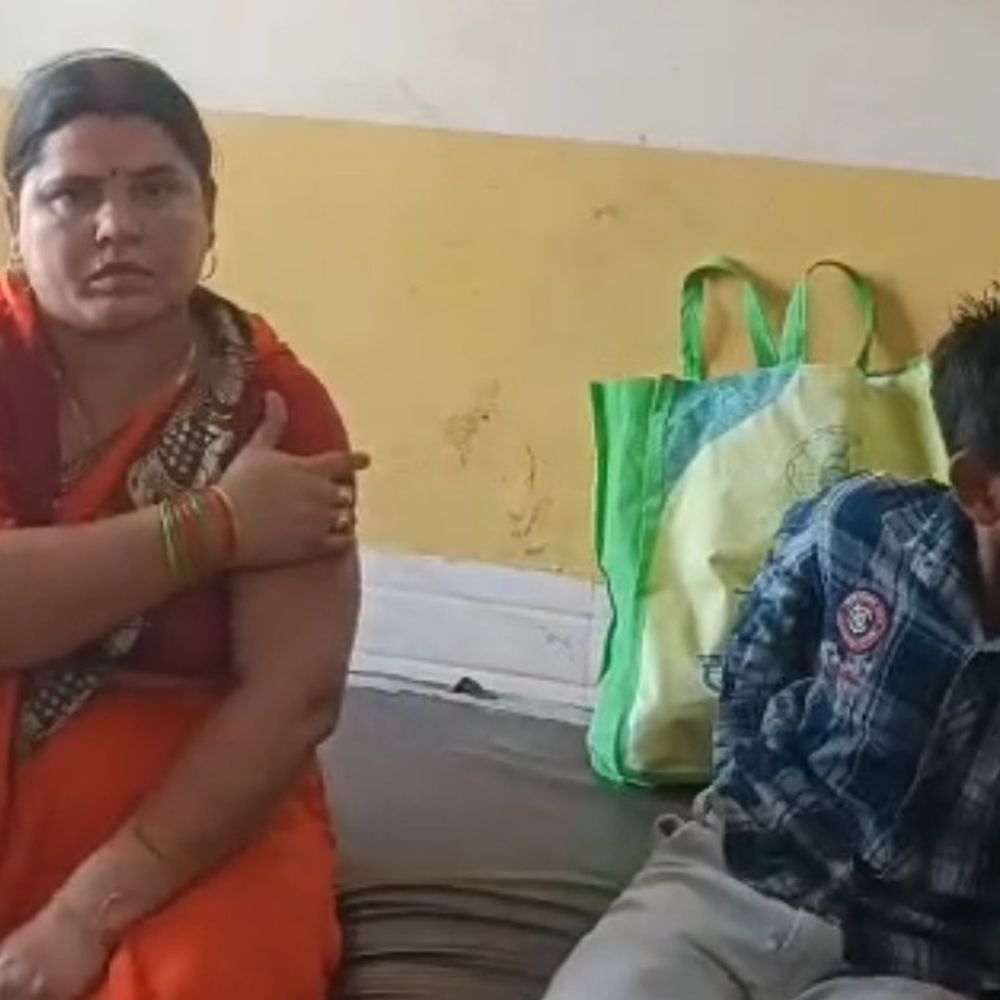 संभल में ट्रक-बस की टक्कर:बच्चों-महिलाओं सहित 10 लोग घायल, एक महिला की हालत गंभीर