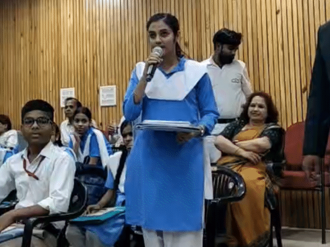 ग्वालियर हाईकोर्ट में ‘उड़ान’ कार्यशाला:बच्चों को साइबर क्राइम और कानून की दी गई जानकारी, 300 छात्र-छात्राएं शामिल हुए