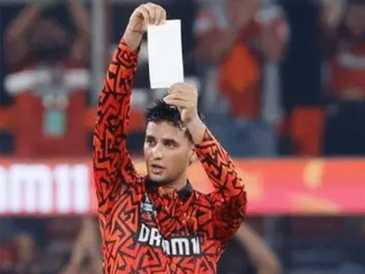 अभिषेक की कैमरामैन से अपील- पापा को दिखाइए:  कहा- वे बाउंड्री के पास बैठकर मुझे बैटिंग सिखाते हैं