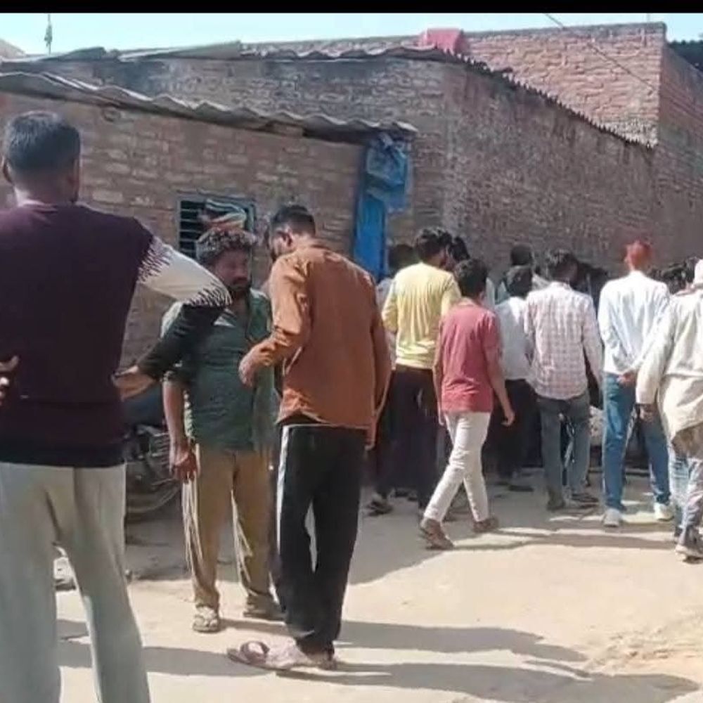 स्कूल बस ने 3 साल के मासूम को मारी टक्कर:मौत, अमेठी में ड्राइवर गाड़ी छोड़कर भागा, पुलिस ने किया गिरफ्तार