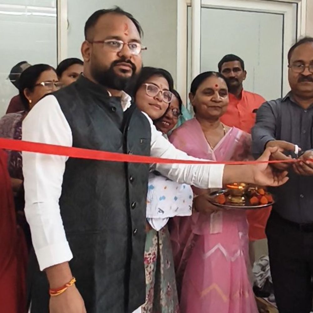 मथुरा में रेस्पिरेटरी केयर सेंटर का उद्घाटन:पृथ्वी दिवस पर प्रदूषण से फेफड़ों के खतरे पर चेतावनी