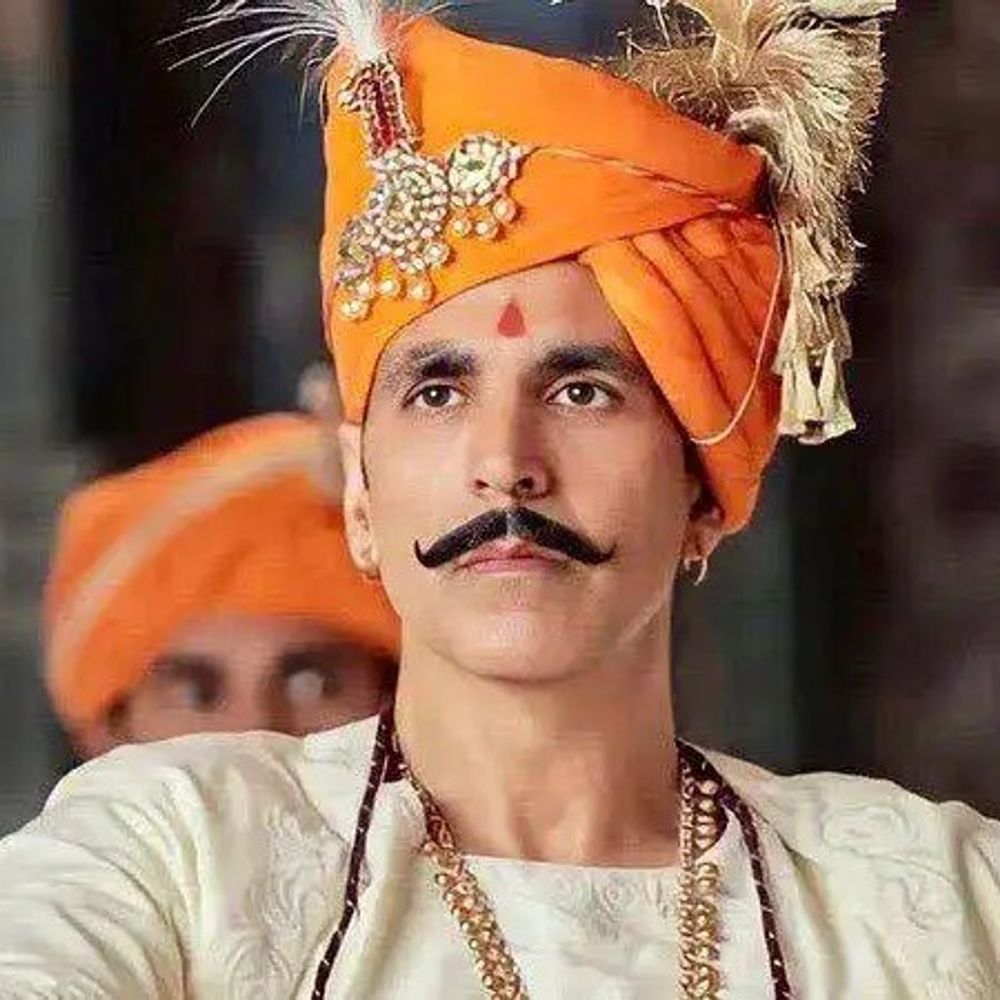 नकली मूंछ पर अक्षय कुमार ने मांगी माफी:  बोले- फिल्म ‘पृथ्वीराज’ में वैसी मूंछें उगना मुमकिन नहीं था; फैंस को बुरा लगा तो सॉरी