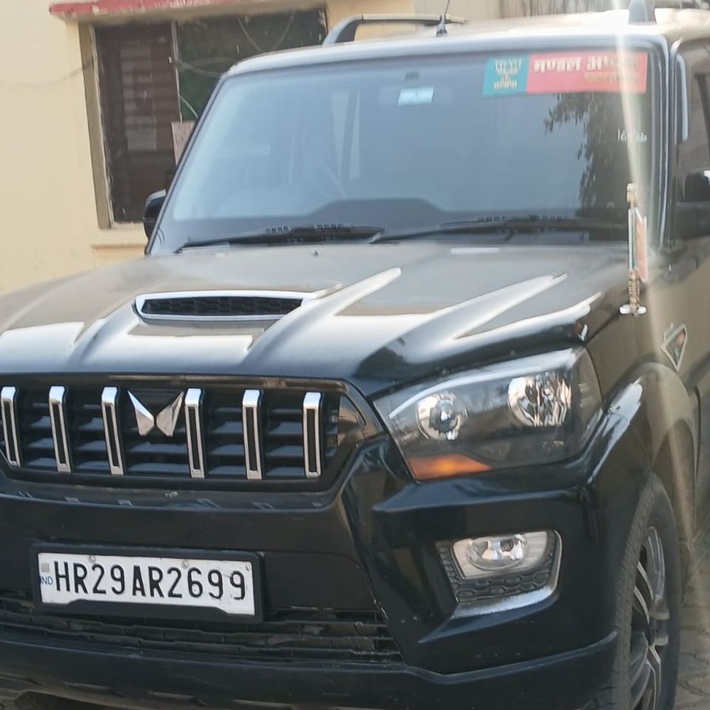 मेरठ में भाजपा नेता की स्कार्पियो में मिले अवैध हथियार:भांजियों के विदाई समारोह में की हर्ष फायरिंग, नेता फरार, पुलिस ने सीज की कार