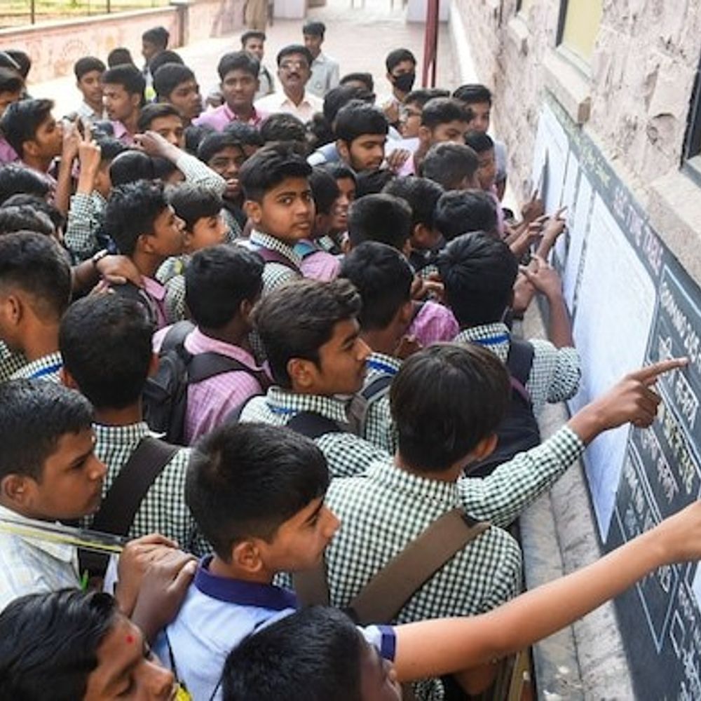 यूपी बोर्ड 10वीं-12वीं का रिजल्ट शाम 4 बजे होगा जारी:मेरठ में 77,682 छात्र थे रजिस्टर्ड, ऑफिशियल वेबसाइट पर देख सकेंगे रिजल्ट