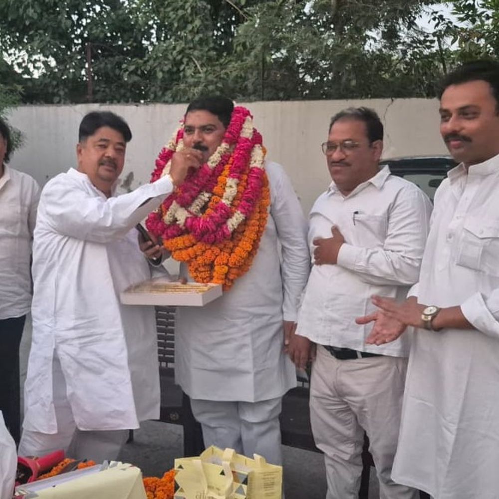 सपा ने शुभलेश यादव को सौंपी बरेली की कमान:शिवचरण कश्यप के बाद खाली पद पर हुई ताजपोशी, अखिलेश यादव के करीबी शुभलेश यादव बने बरेली सपा जिलाध्यक्ष