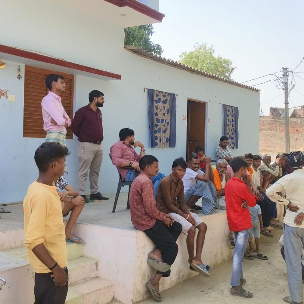 सीतापुर में बंद घर से लाखों के जेवरात-नगदी चोरी:परिवार मांगलिक कार्यक्रम में गया था, चोरों ने दिया वारदात को अंजाम