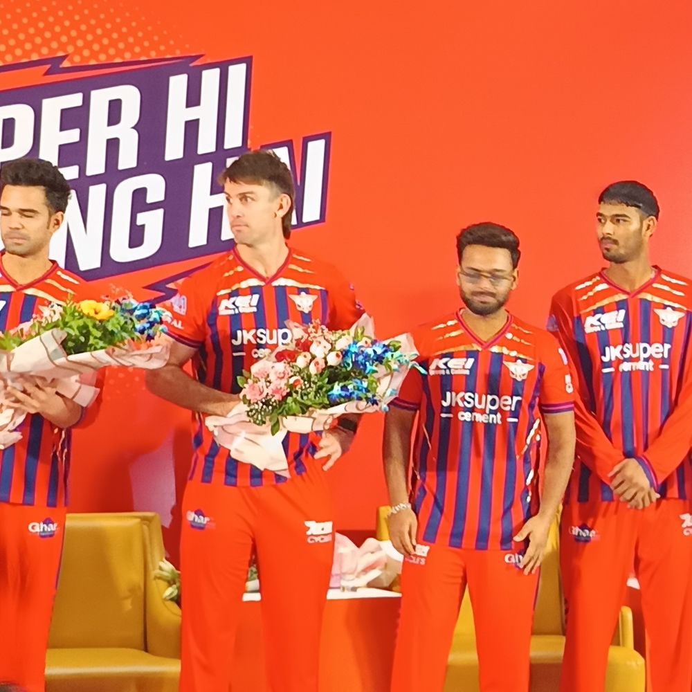 लखनऊ में हिंदी में बोले मिशेल मार्श कैसे हो:कबाब खाने पर बोले मुकुल चौधरी मैं वेजिटेरियन, ऋषभ पंत ने बच्चे से मिलाया हाथ