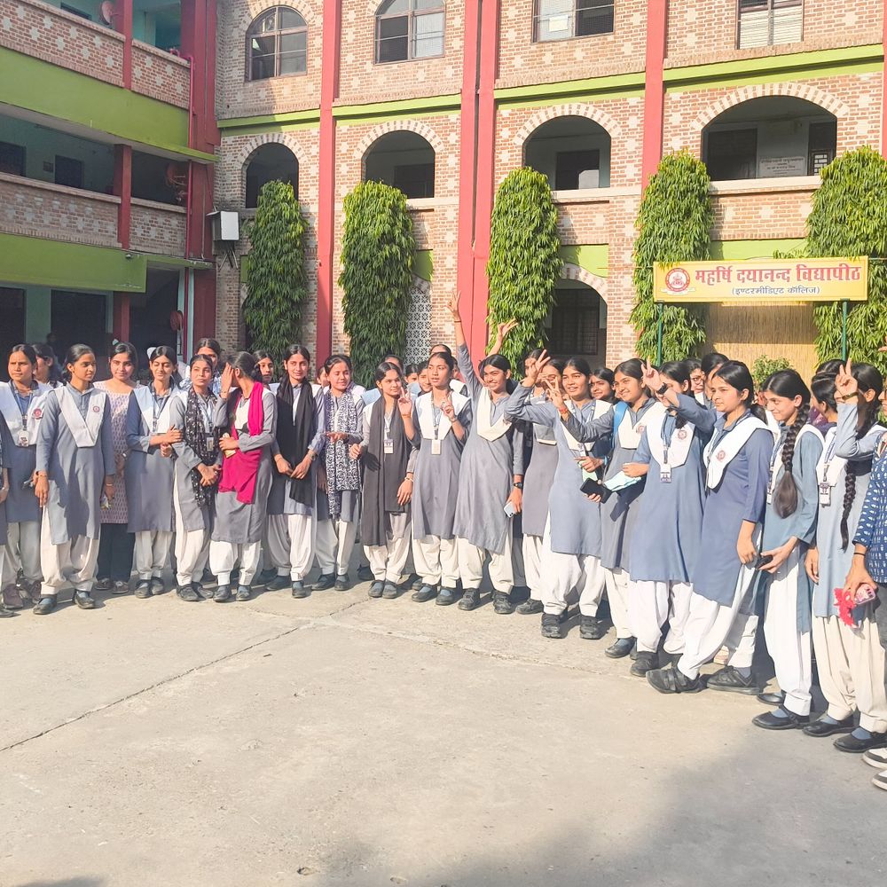 गाजियाबाद में अयान बने हाईस्कूल टॉपर:95.3% अंक हासिल कर बोले- पढ़ाई हमेशा पॉजिटिव माहौल में की, मेरे पापा खुद टीचर हैं