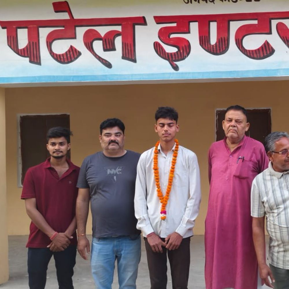 हरिकेश शर्मा ने इंटर में जिले में टॉप किया:92.6 प्रतिशत अंकों के साथ हासिल किया पहला स्थान