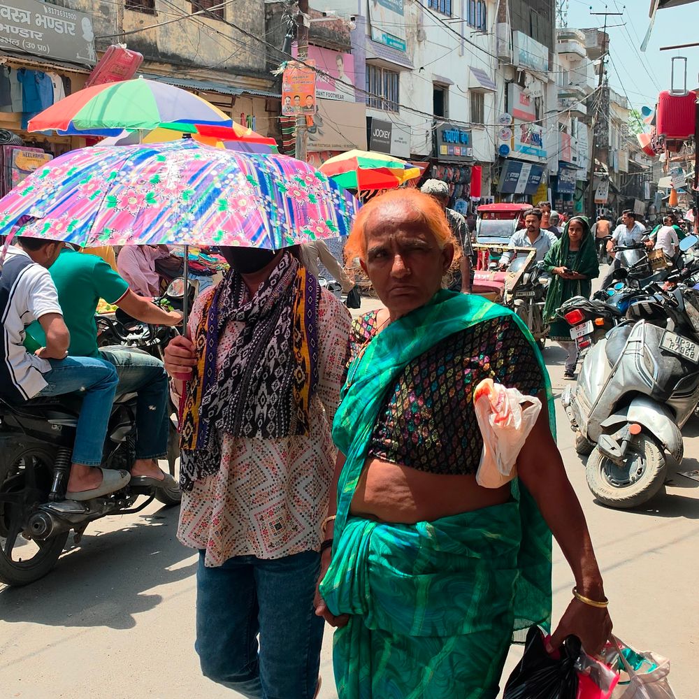 संभल में पारा 42 डिग्री पार, AQI 175:अस्पतालों में बढ़ी मरीजों की भीड़, डॉक्टर बोले- गर्मी में रखा हुआ खाना ना खाएं