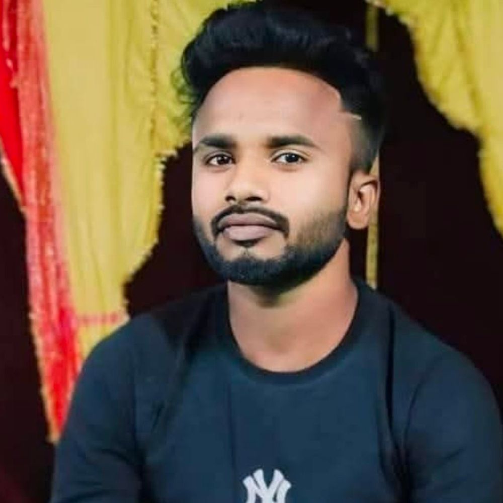 मैनपुरी के भोगांव में करंट लगने से युवक की मौत:घर के पास लगे विद्युत पोल के चपेट में आया, मौके पर तोड़ा दम