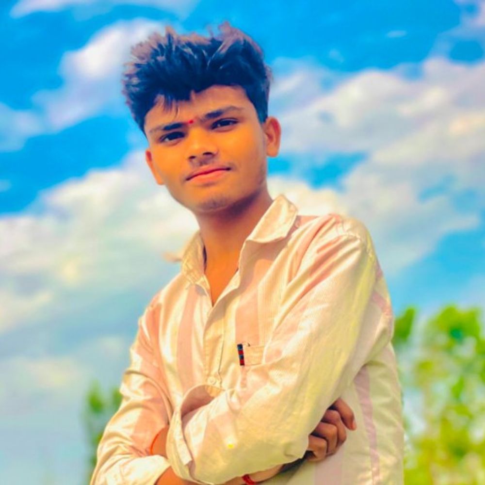 शाहजहांपुर में हाईस्कूल में 3 छात्रों ने जिला टॉप किया:छात्रा भूमि सिंह बोलीं- आठ घंटे पढ़ाई करती थीं, IAS बनना चाहती हूं