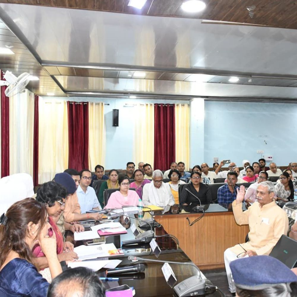 महिला आयोग अध्यक्ष विजया रहाटकर ने बागपत में उठाए सवाल:महिला आरक्षण बिल पारित न होने पर जताई नाराजगी, 20 शिकायतों का निस्तारण।