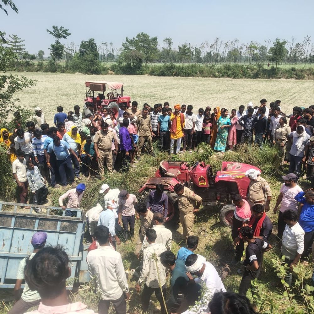 लखीमपुर में ट्रैक्टर-ट्राली पलटी, 3 की मौत:मुंडन कार्यक्रम में बहराइच जा रहे थे 50 श्रद्धालु, 15 लोग घायल