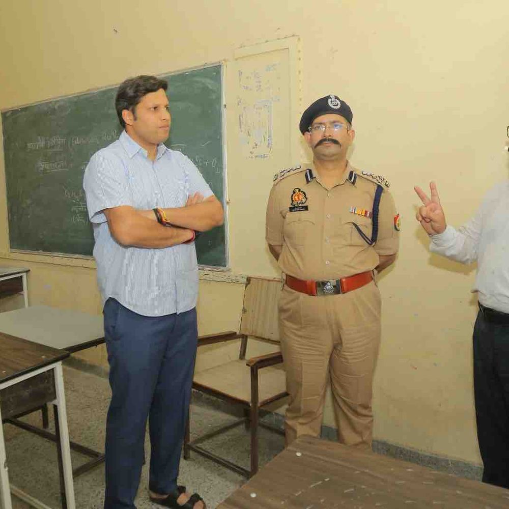 गाजियाबाद में होमगार्ड भर्ती परीक्षा की तैयारियां पूरी:डीएम-एडीसीपी ने केंद्रों का निरीक्षण कर सुरक्षा-व्यवस्थाएं जांचीं