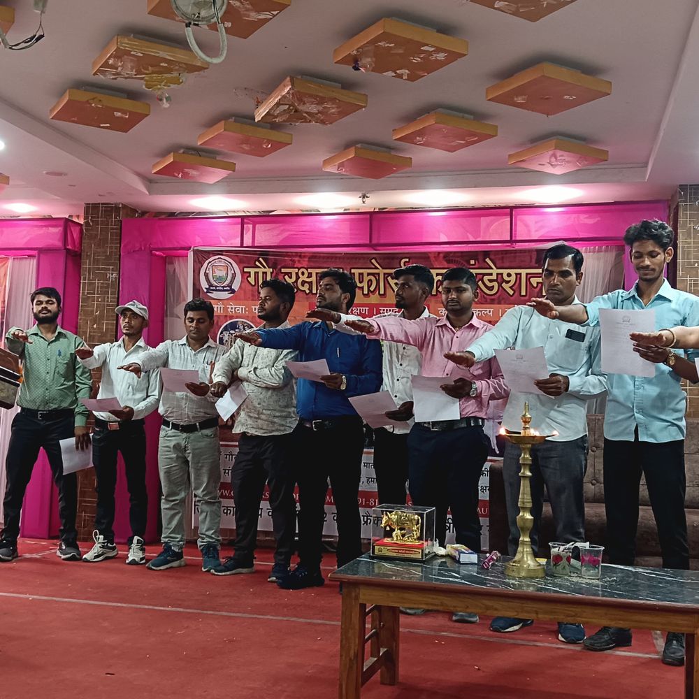 महराजगंज में गौ रक्षक फोर्स फाउंडेशन का कार्यालय उद्घाटन:जिले के हर ब्लॉक में गौ सेवा का होगा विस्तार