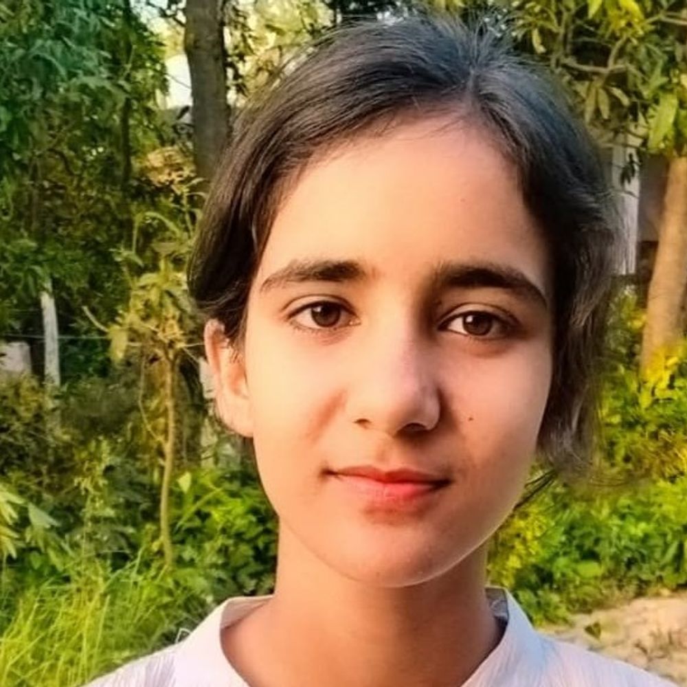 श्रद्धा और आस्था ने प्रदेश के टॉप-10 में स्थान बनाया:सिद्धार्थनगर में हाईस्कूल की श्रद्धा ने 96.83% अंक प्राप्त कर जिले में प्रथम स्थान पर रहीं