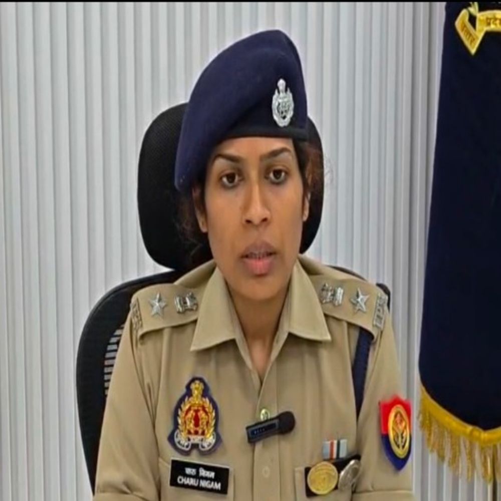 सुल्तानपुर पुलिस में 8 निरीक्षक-उपनिरीक्षकों का तबादला:SP चारु निगम ने कानून व्यवस्था सुधारने के दिए निर्देश