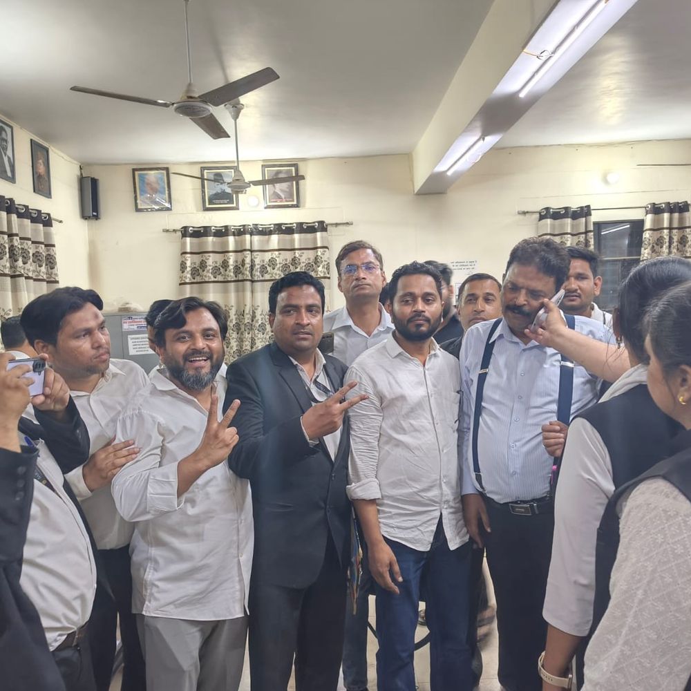 अमरोहा बार एसोसिएशन चुनाव: कपिल चिकारा अध्यक्ष, अरशद भारती सचिव:चिकारा ने रिकॉर्ड 323 मतों से जीत दर्ज की, भारती 5 वोटों से जीते