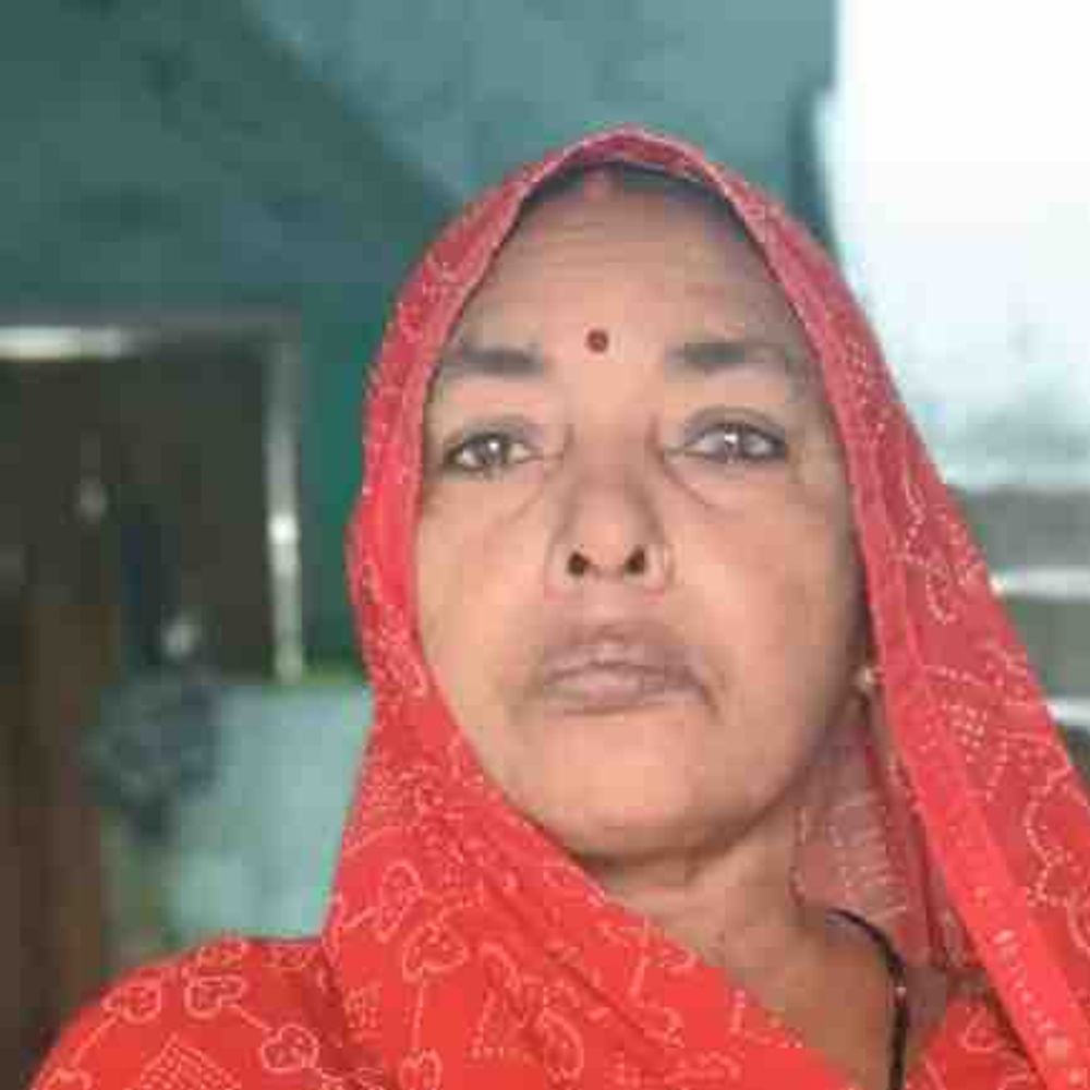 वाराणसी में बाइक की टक्कर से महिला की मौत:करखिंयाव के पास हाईवे पार करते समय हादसा, बाइक चालक की हालत गंभीर