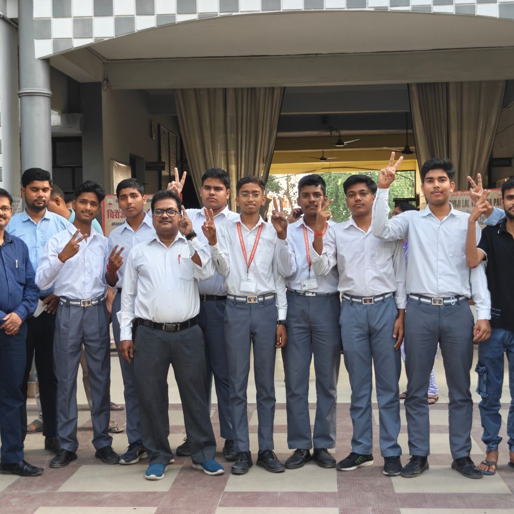 पीलीभीत में दर्शिका शर्मा ने किया जनपद टॉप:यूपी बोर्ड इंटरमीडिएट-2026 के नतीजों में छात्राओं का दबदबा