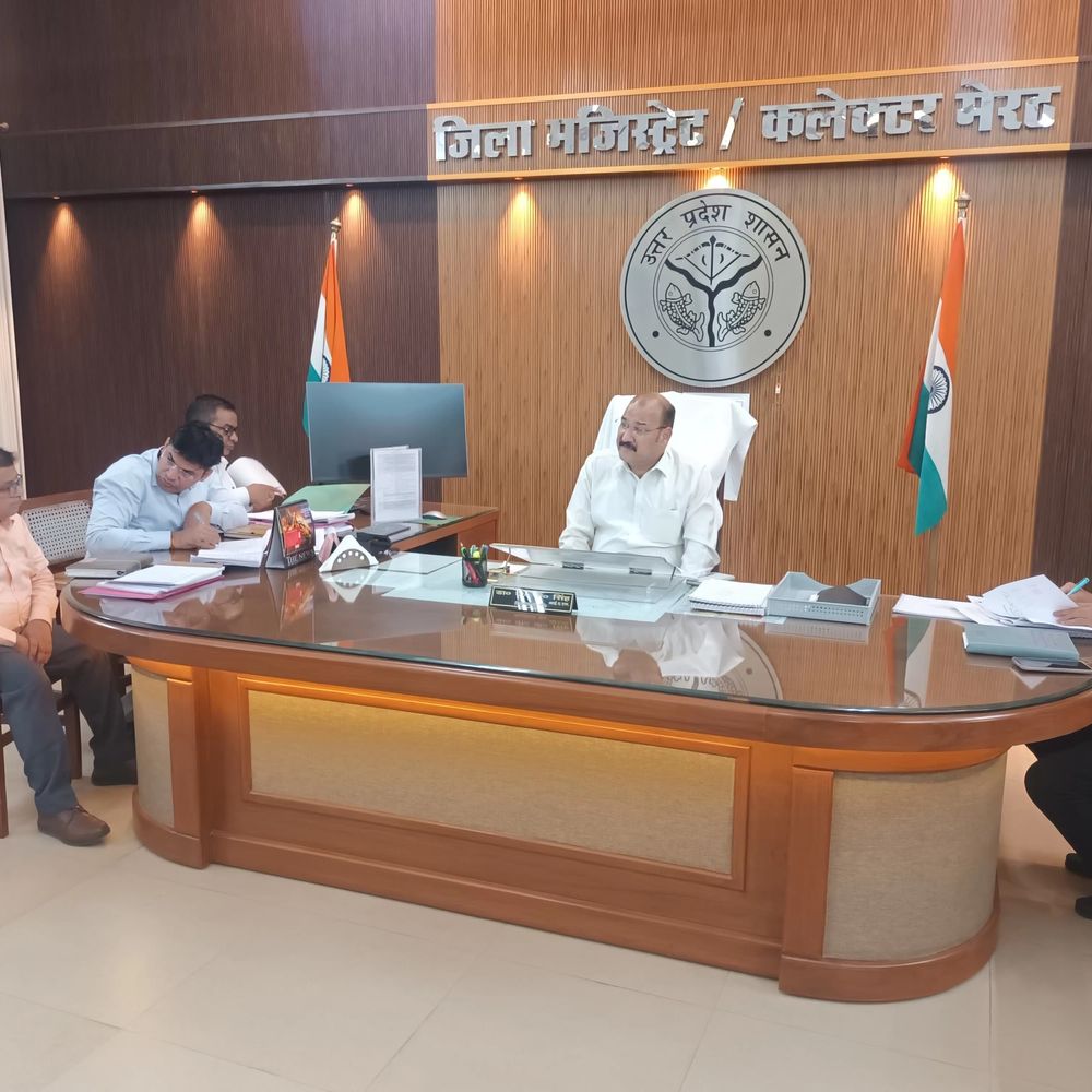 जिलाधिकारी ने राजस्व वसूली, स्मार्ट मीटर पर दिए निर्देश:  कर-करेत्तर संग्रह में प्रगति लाएं, सब स्टेशनों पर लगेंगे शिकायत कैंप – Meerut News