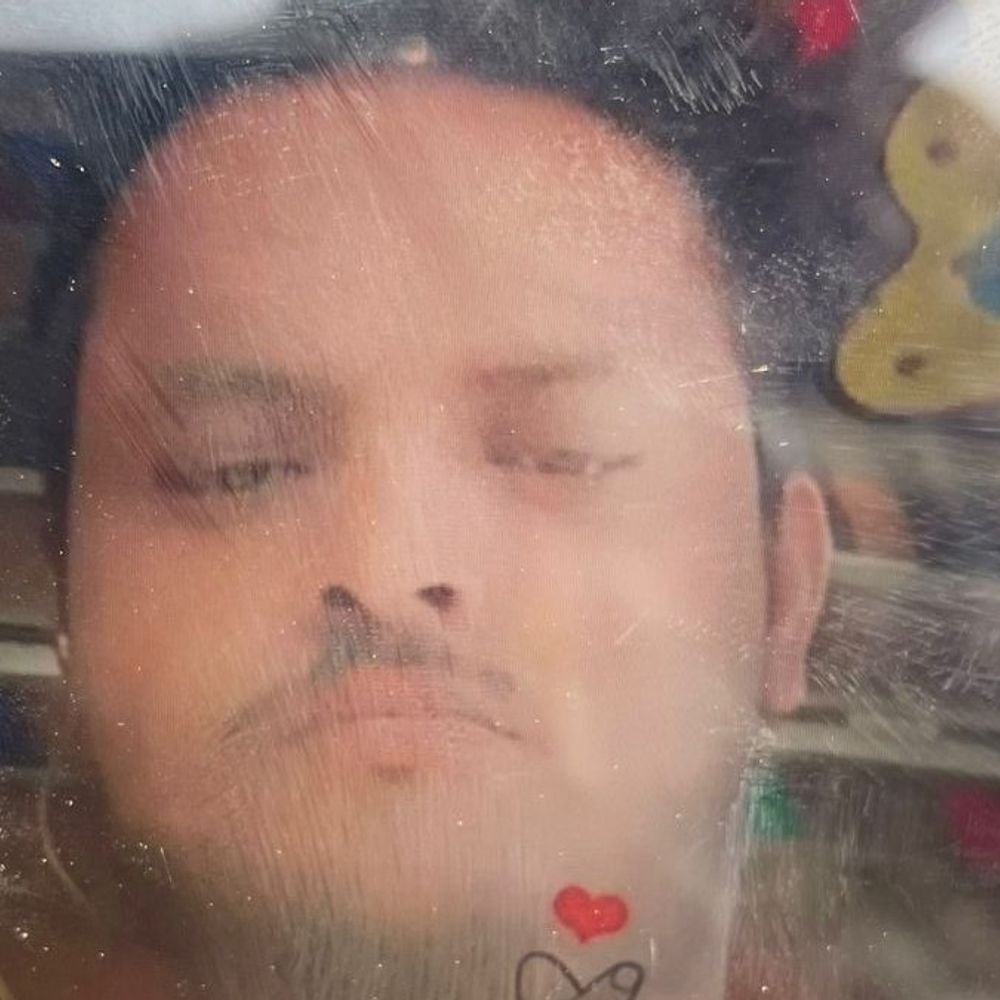 प्रेमिका से बात करने के बाद युवक ने लगाई फांसी:कमरे में फंदे से लटका मिला इकलौते बेटे का शव, पिता इंटरकॉलेज में कर्मचारी हैं