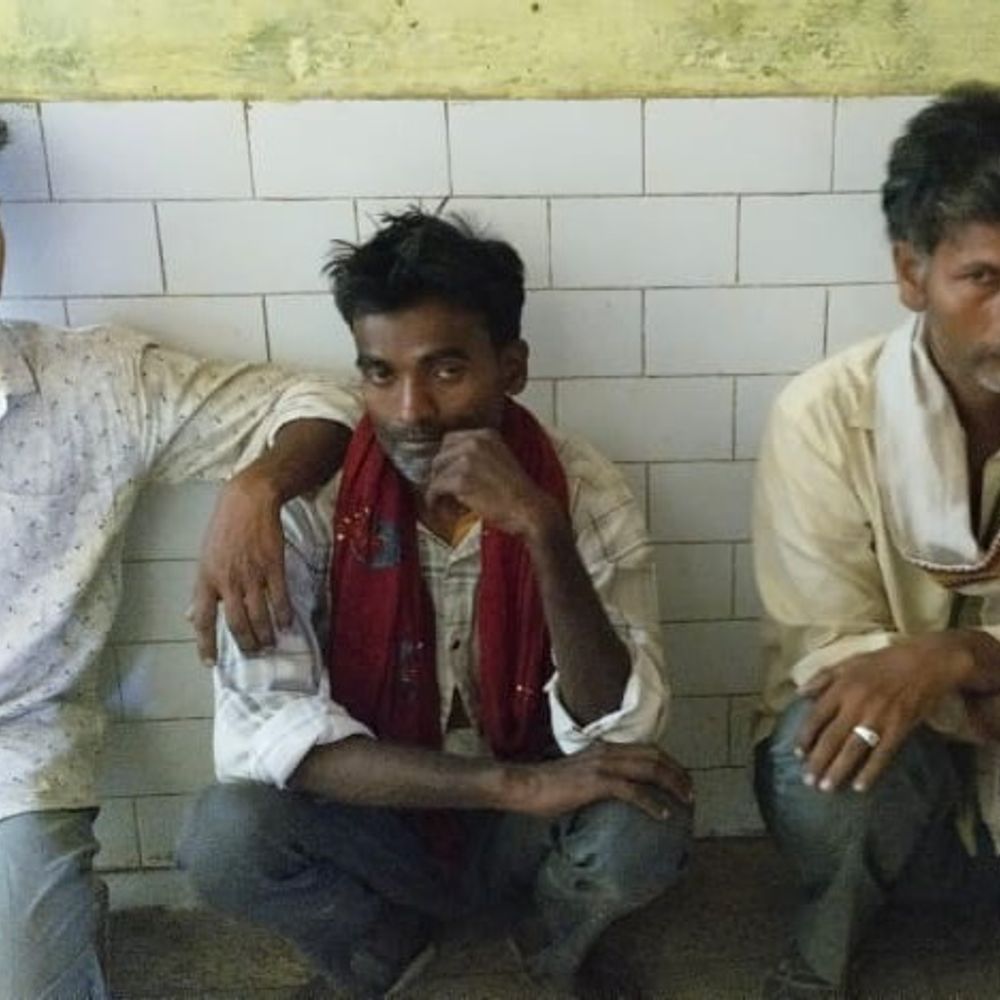 जंगल में आग लगाने के आरोप में तीन गिरफ्तार:सोनभद्र में वन विभाग ने दुद्धी के बघाडू क्षेत्र में की कार्रवाई