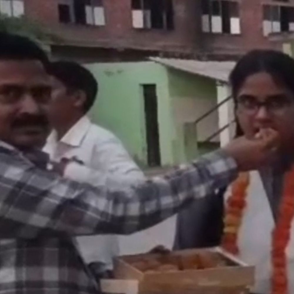 अमूल्या वर्मा ने यूपी बोर्ड इंटरमीडिएट में किया टॉप:अकबरपुर की छात्रा ने 471 अंक हासिल कर जिले में पहला स्थान पाया