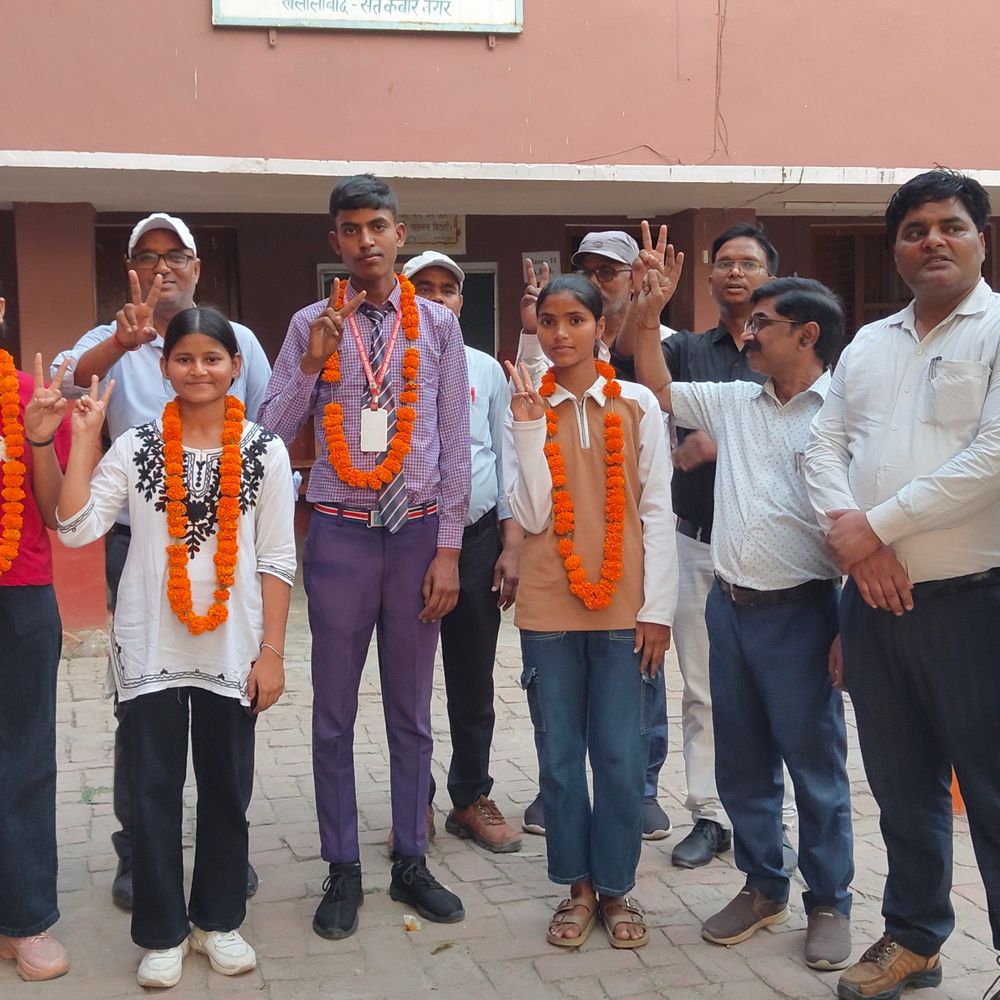 संतकबीरनगर में हाईस्कूल में मोहम्मद कलीम शाह बने जिला टॉपर:हासिल किया 95.67% अंक, फातमा खातून द्वितीय स्थान पर रहीं