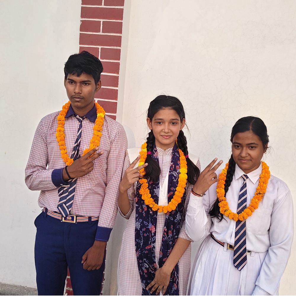 अमेठी हाईस्कूल रिजल्ट जारी, लड़कियों ने मारी बाजी:निधि बरनवाल ने 96.83% अंकों के साथ किया जिला टॉप