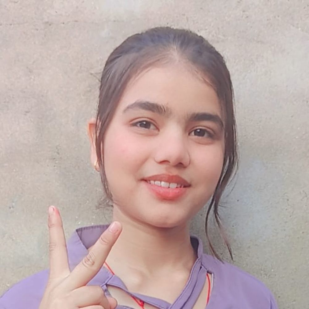 किसान की बेटी कीर्ति ने फिरोजाबाद हाईस्कूल में किया टॉप:600 में से 567 अंक पाकर जिले में पहला स्थान हासिल किया