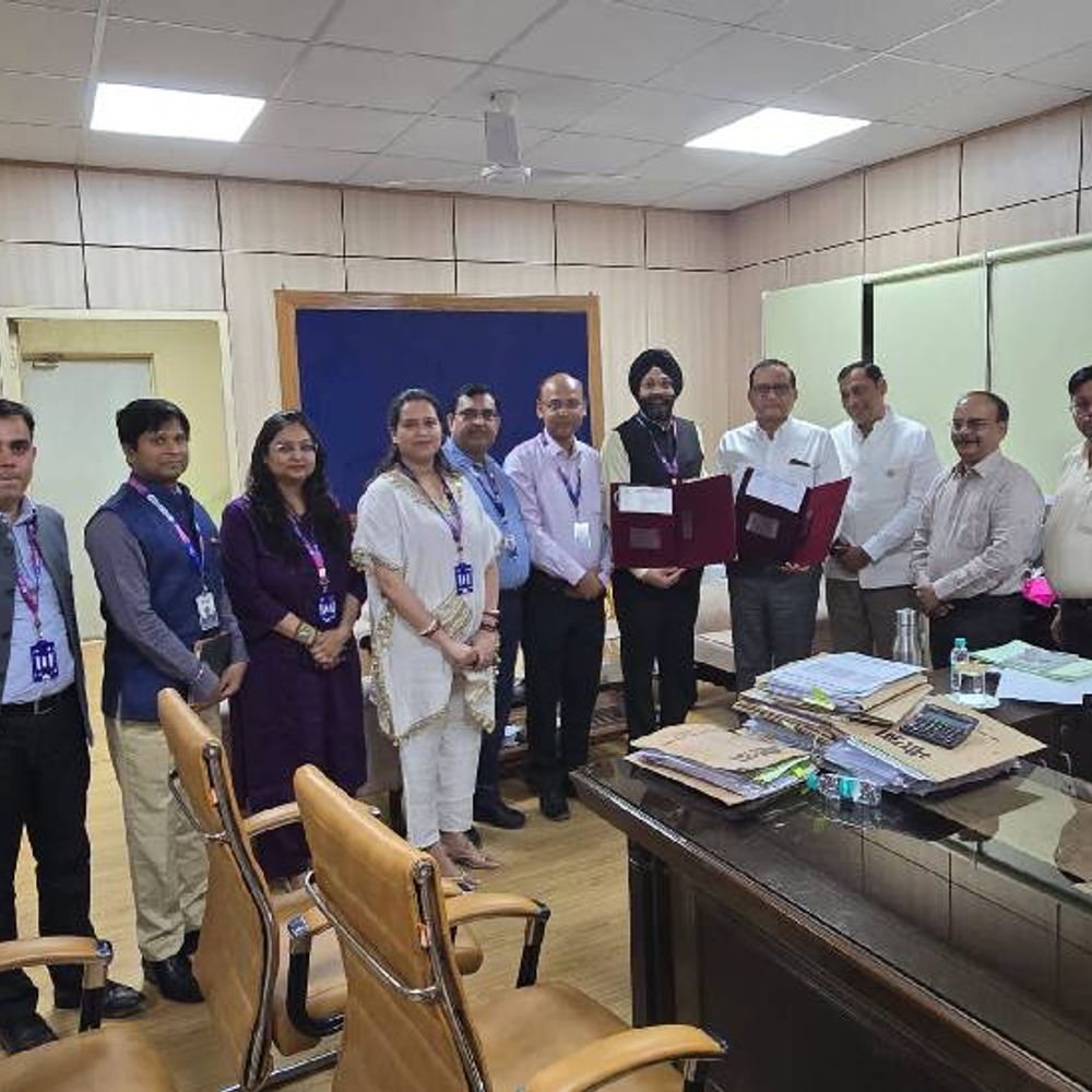 नोएडा के 4800 कर्मियों को मेडिकल इंश्योरेंस का तोहफा:प्राधिकरण ने एसबीआई जनरल इंश्योरेंस से किया समझौता, 5 लाख तक मिलेगी सुविधा