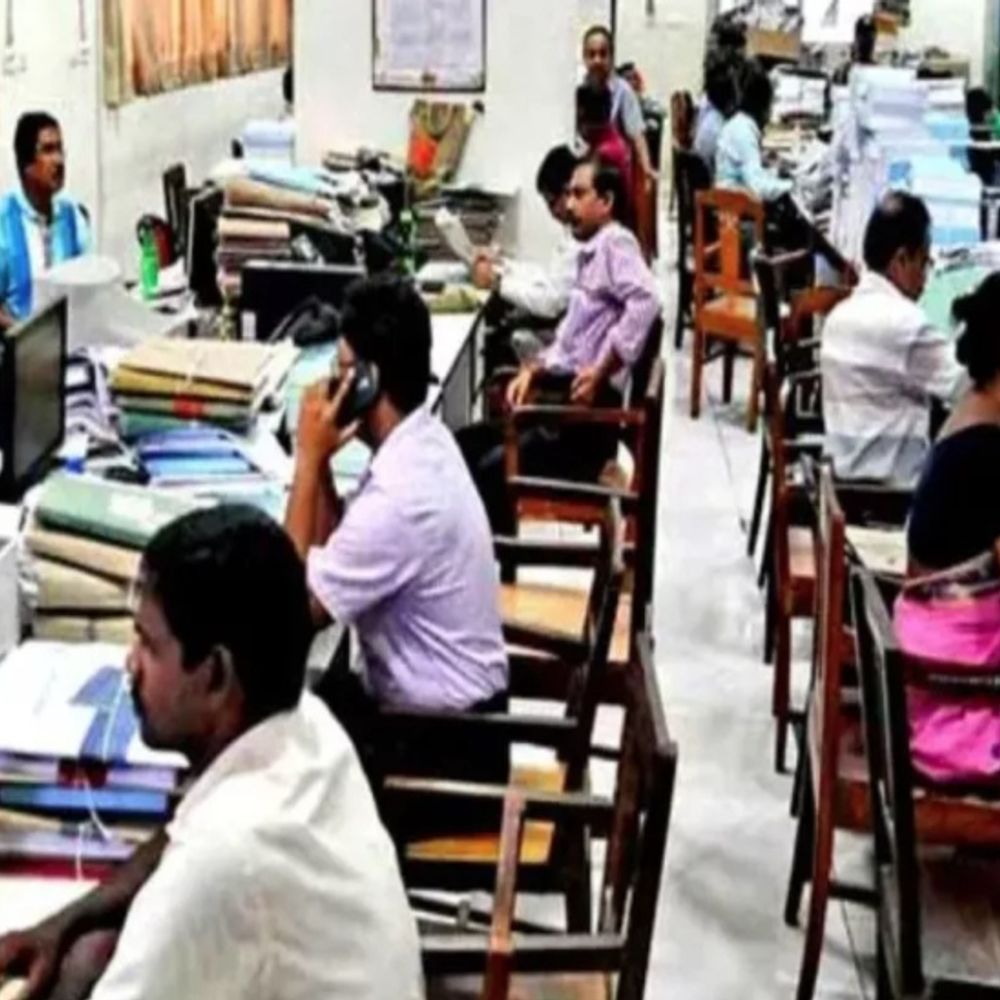 प्रदेश सरकार ने की सरकारी कर्मचारियों पर सख्ती:संगठन के कार्यक्रम में जाने पर रोक सदस्यता के लिए भी अनुमति जरूरी