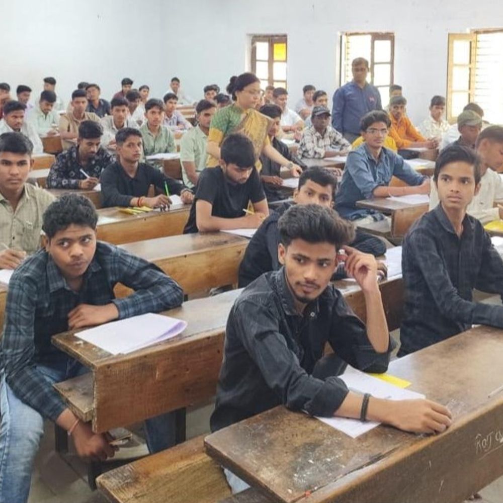 वाराणसी में 12वीं के 45,977 परीक्षार्थियों का आएगा रिजल्ट:UP बोर्ड शाम चार बजे जारी करेगा परीक्षा परिणाम, इस बार 2 दिन पहले आ रहा रिजल्ट