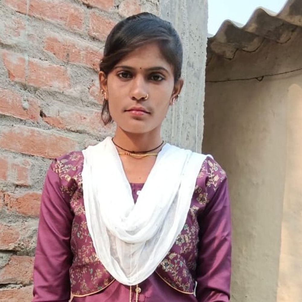 प्रयागराज में 17 साल की लड़की की हत्या:घर के बगल में मिली खून से सनी लाश, अफसर मौके पर