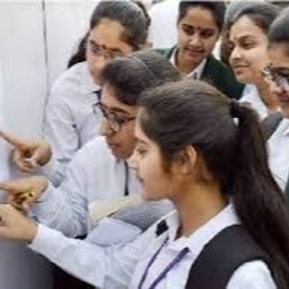 यूपी बोर्ड 12वीं का आज आएगा रिजल्ट:गोरखपुर में 65,892 छात्रों ने दिया एग्जाम, शाम 4 बजे होगा भाग्य का फैसला