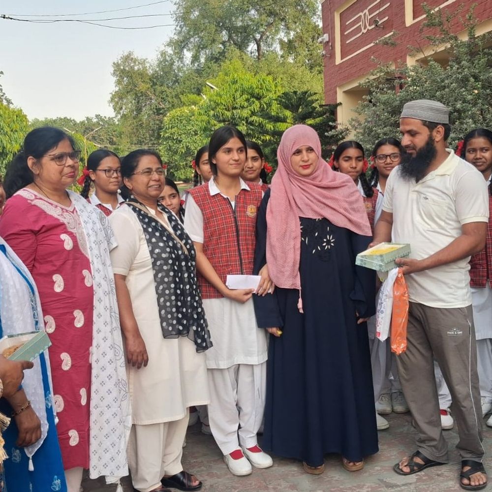 मेरठ यूपी बोर्ड रिजल्ट में बेटियों का दबदबा:हाईस्कूल टॉप 10 में 9 और इंटर में 7 छात्राएं जिला टॉपर