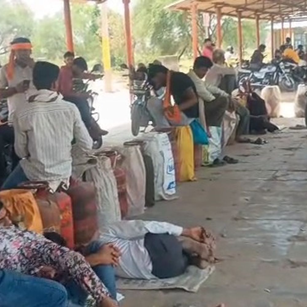 शादी-तिलक के लिए सिलेंडर लेने 1000 से ज्यादा एप्लिकेशन:गोंडा में सिक्योरिटी मनी जमा करना पड़ रहा, एक कार्यक्रम के लिए सिर्फ 5 सिलेंडर