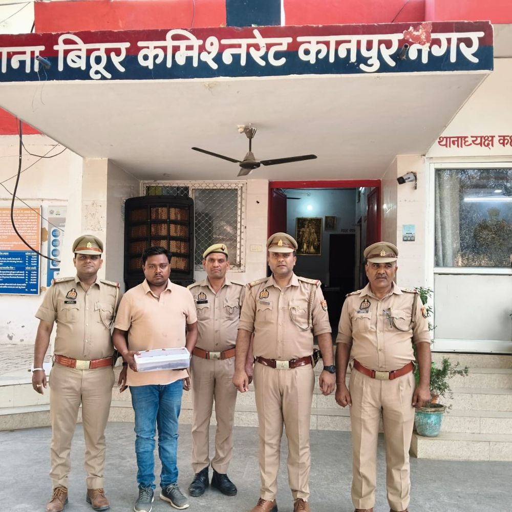 कानपुर में 25 हजार का इनामी बदमाश गिरफ्तार:रंगदारी न देने पर ट्रक ड्राइवर पर फायरिंग की थी, तमंचा बरामद