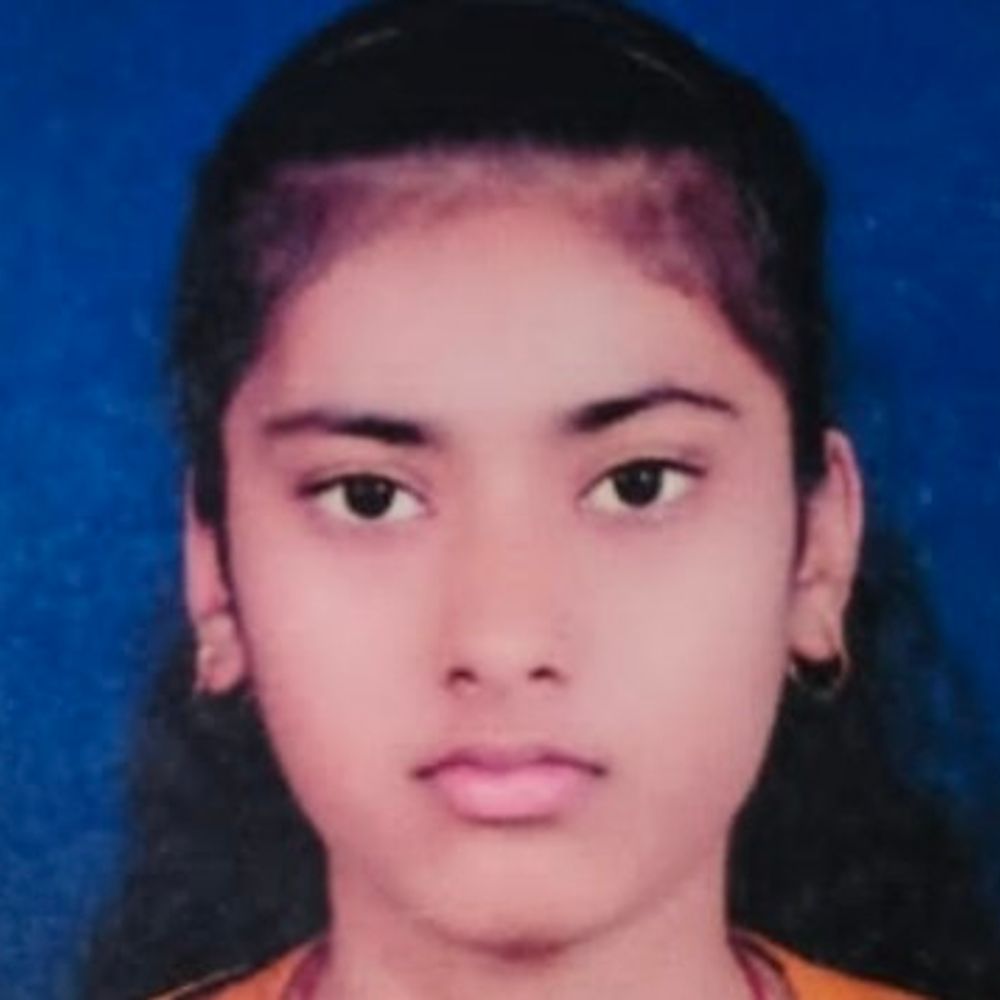 पल्लवी गुप्ता ने इंटरमीडिएट में किया बलिया टॉप:कहा: 'कितना भी काम हो, समय निकालकर जरूर पढ़ें'