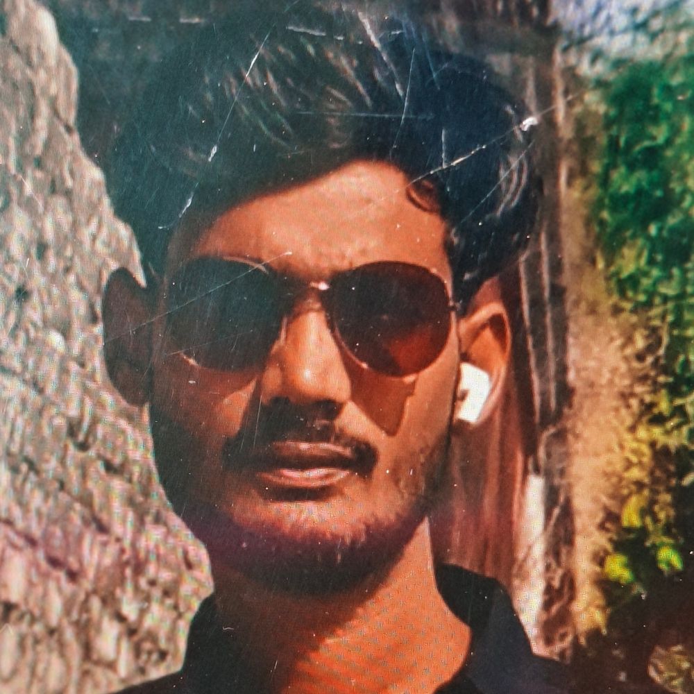 अज्ञात वाहन ने बाइक सवार तीन भाइयों को टक्कर मारी:एक की मौत, दो को इलाज के बाद घर भेजा गया